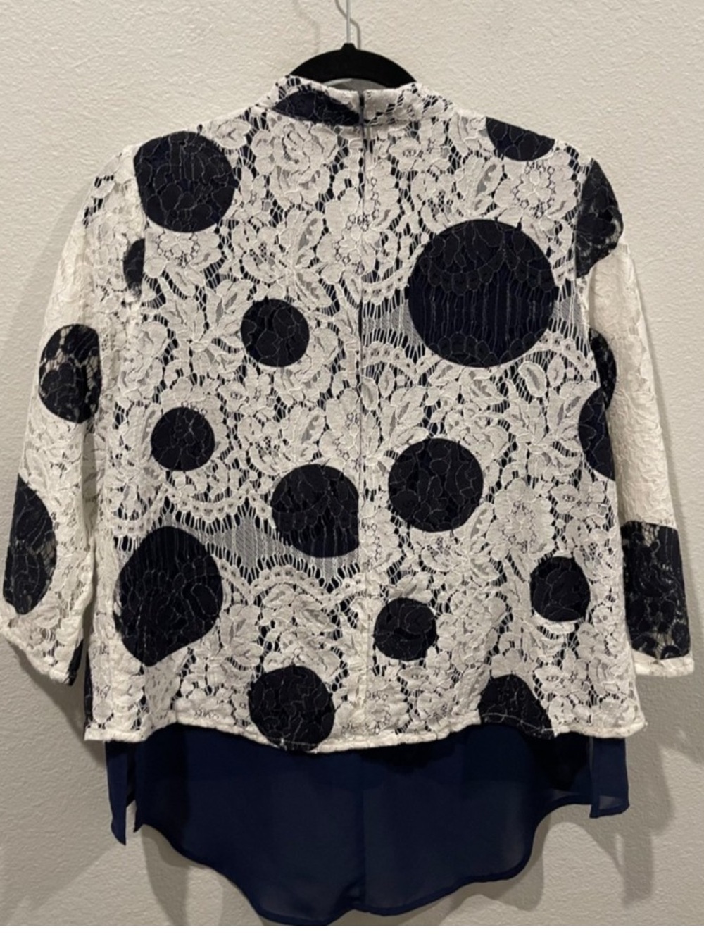 Anthropologie - HD in Paris Romantic Lace Polka Dot Blouse in Navy/Ivory size 8 - Picture 16 of 16